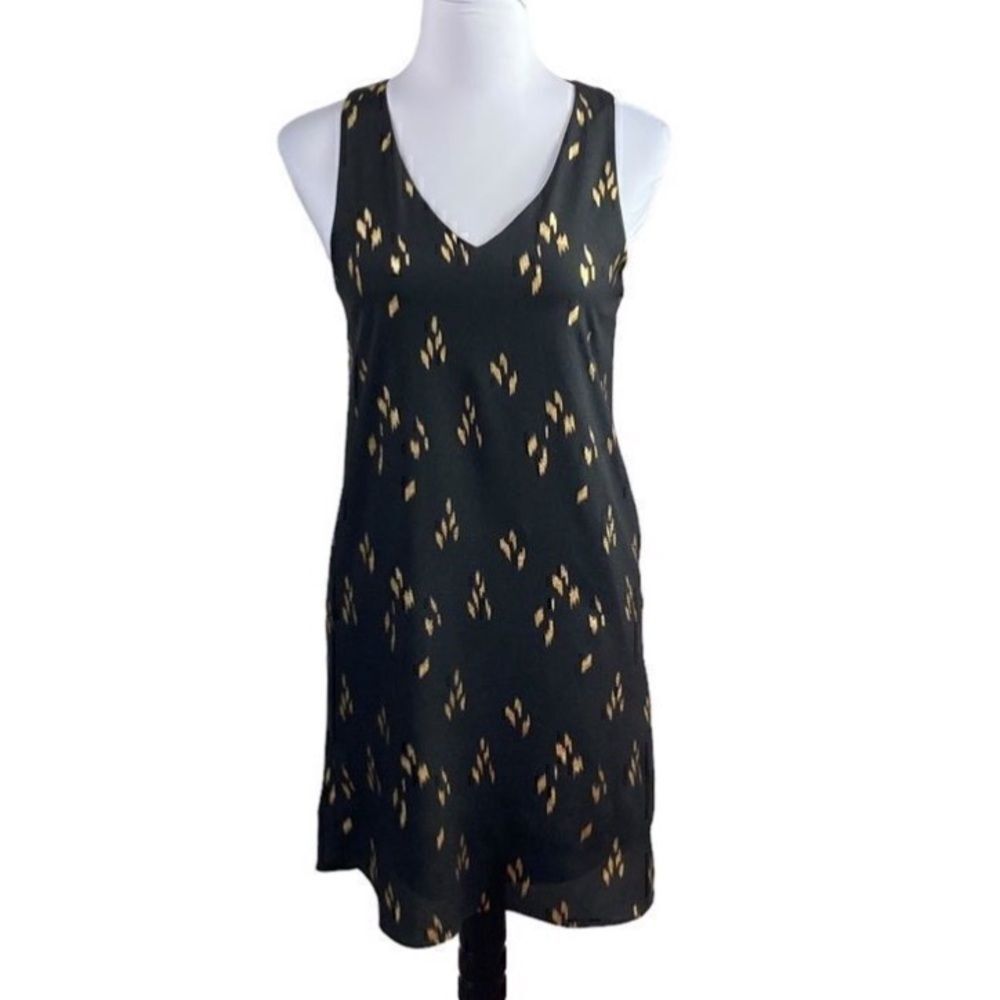 ‎Everly Black And Gold Sleeveless V-Neck Dress, Size S